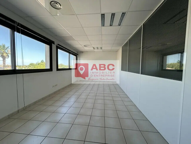 Plus de détails pour Bureau à vendre