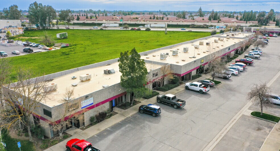 4317-4343 N Golden State Blvd, Fresno, CA à louer - Photo de l’immeuble – Image 2 sur 5