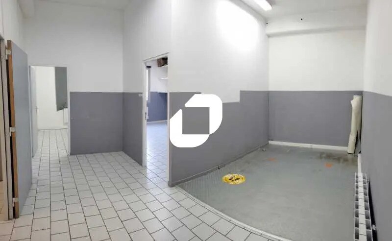 Bureau dans Tremblay-en-France à louer - Photo de l’immeuble – Image 3 sur 13