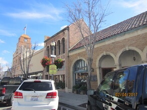 852-854 E Main St, Santa Paula, CA à louer Photo intérieure– Image 1 sur 2