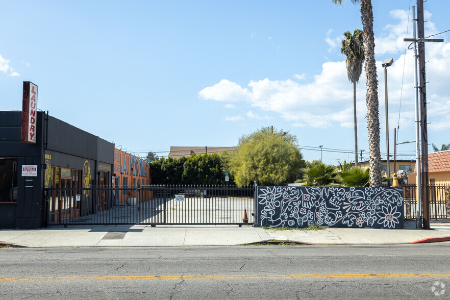 611 N Virgil Ave, Los Angeles, CA à louer - Photo de l’immeuble – Image 2 sur 3