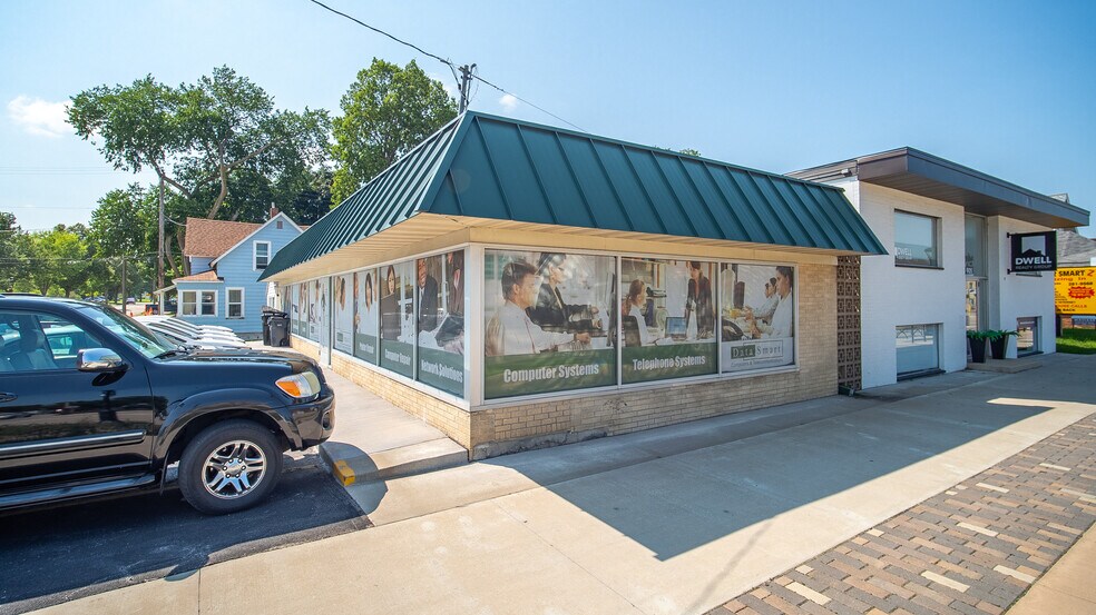 903 Broadway Ave N, Rochester, MN à louer - Photo de l’immeuble – Image 2 sur 14
