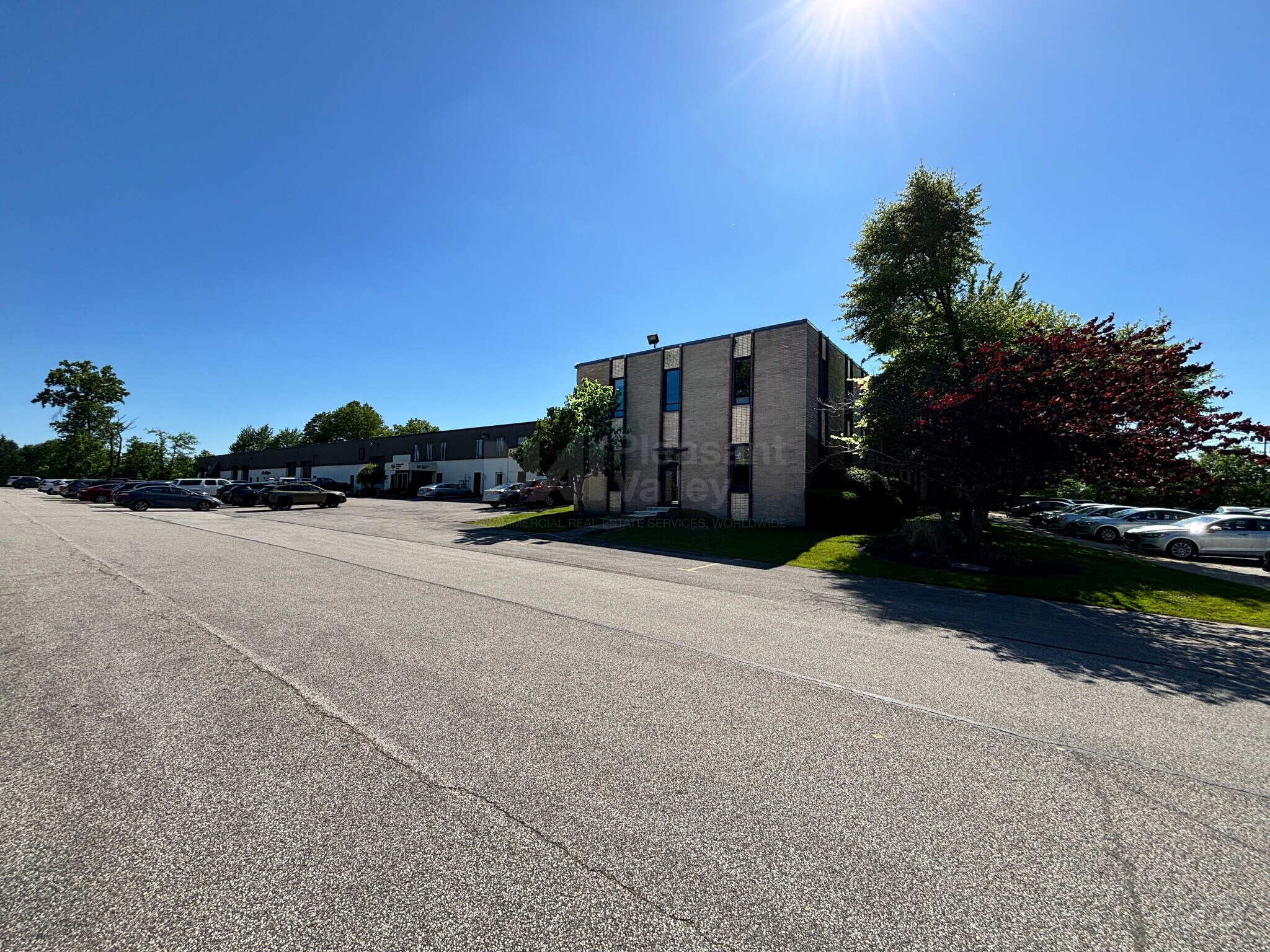 2110-2130 E Aurora Rd, Twinsburg, OH à vendre Photo de l’immeuble– Image 1 sur 8
