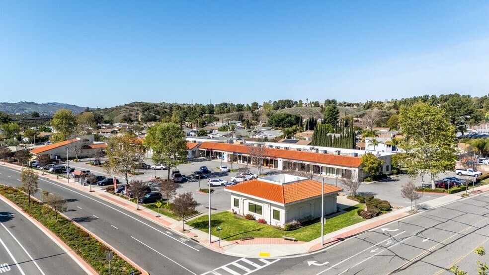 14711 Princeton Ave, Moorpark, CA à vendre - Photo de l’immeuble – Image 3 sur 81