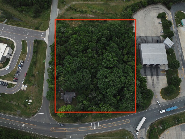 908 Jimmie Kerr Rd, Haw River, NC à vendre - Photo de l’immeuble – Image 1 sur 14
