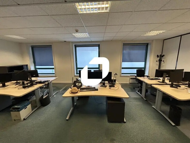Bureau dans Melun à louer - Photo intérieure – Image 2 sur 10