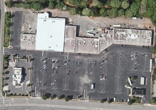 4610-4628 W Market St, Greensboro, NC à louer Photo de l’immeuble– Image 1 sur 3