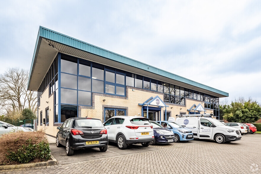 Pacific Rd, Altrincham à louer - Photo principale – Image 1 sur 4
