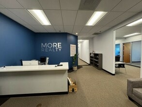 16037 SW Upper Boones Ferry Rd, Tigard, OR à louer Photo intérieure– Image 1 sur 4