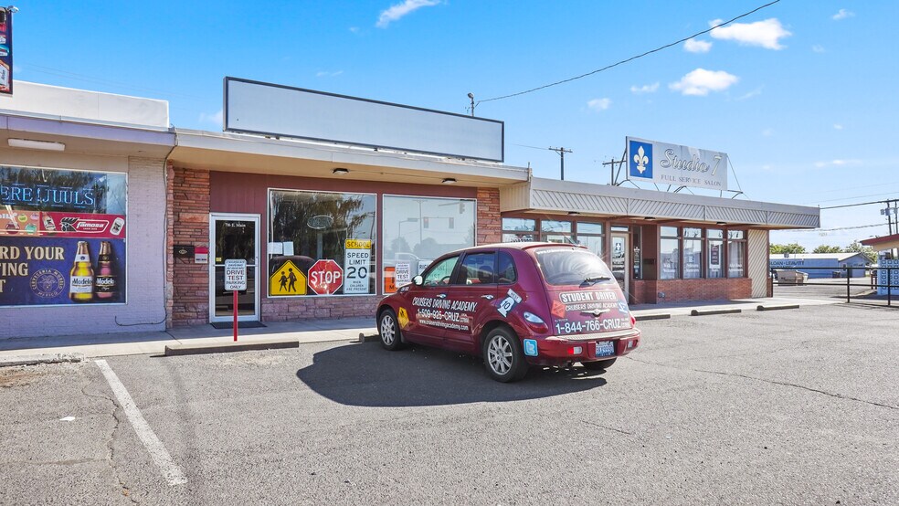 716 E Main St, Othello, WA à vendre - Photo de l’immeuble – Image 2 sur 41