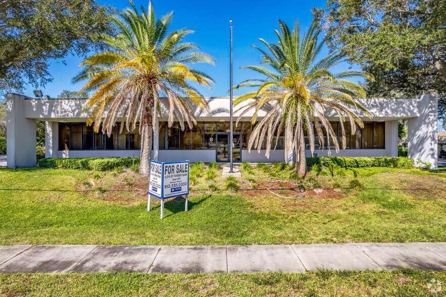 2046 Bayshore Blvd, Dunedin, FL à vendre - Photo de l’immeuble – Image 3 sur 30