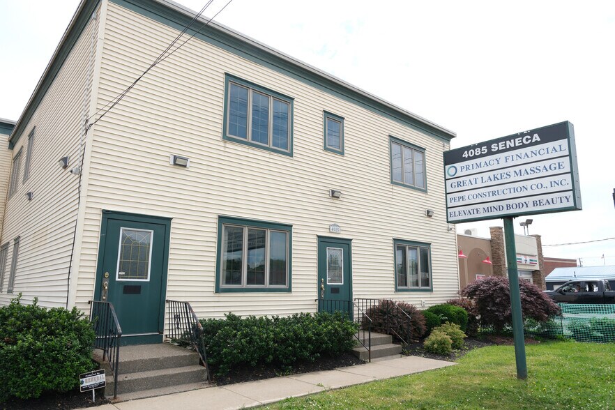4085 Seneca St, West Seneca, NY à louer - Photo de l’immeuble – Image 1 sur 18