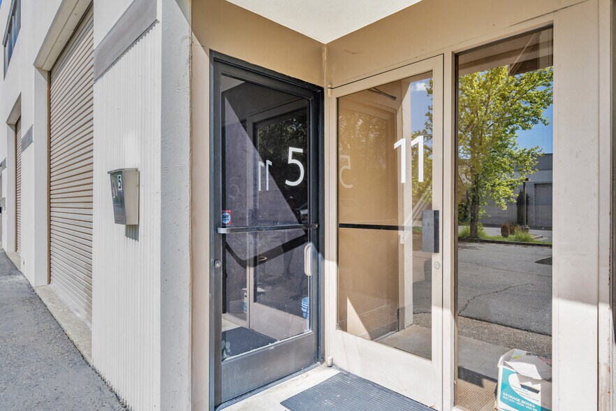 74 Digital Dr, Novato, CA à vendre - Photo de l’immeuble – Image 3 sur 33
