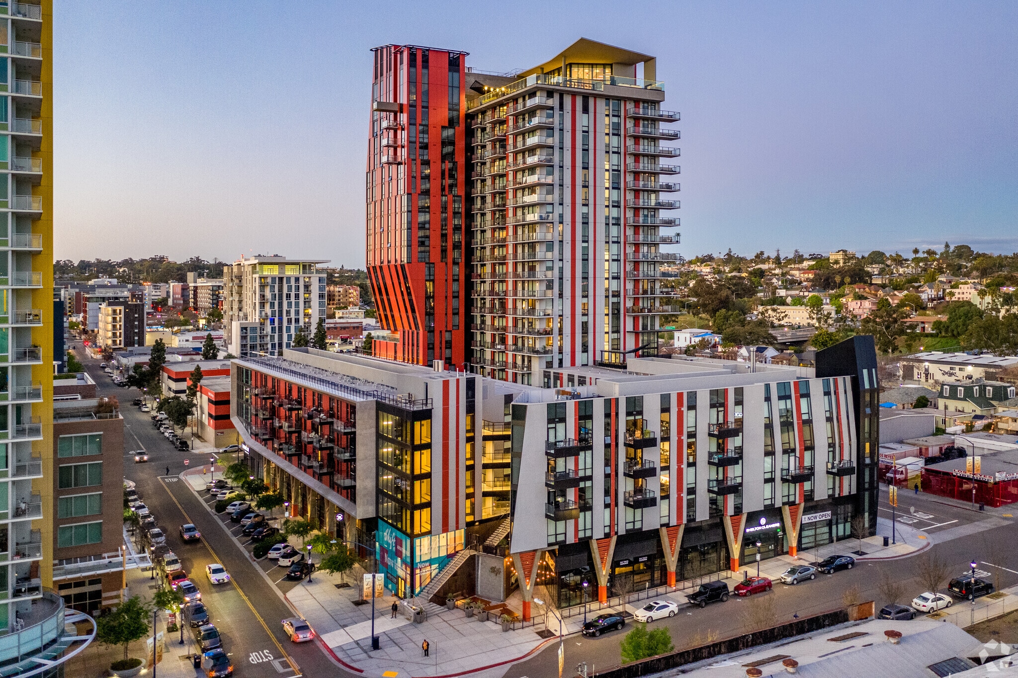 1501 Island Ave, San Diego, CA à louer Photo principale– Image 1 sur 121