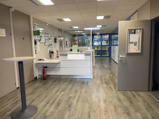 Plus de détails pour Bureau à vendre