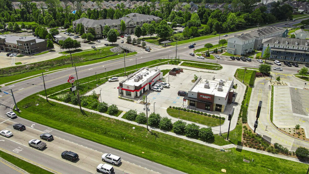 5947 Creek Centre Dr, Baton Rouge, LA à louer - Photo de l’immeuble – Image 3 sur 20