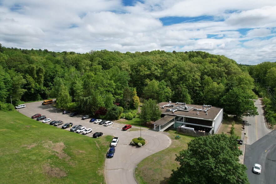 601 River St, Fitchburg, MA à vendre - Photo de l’immeuble – Image 2 sur 6