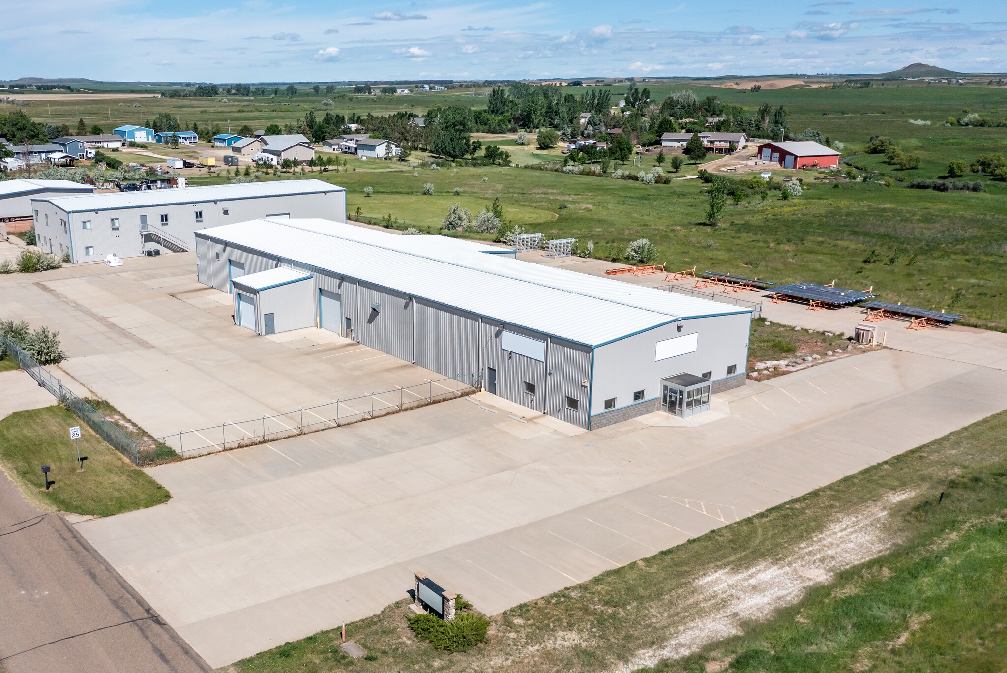 11107 31P St SW, Dickinson, ND à vendre Photo de l’immeuble– Image 1 sur 7