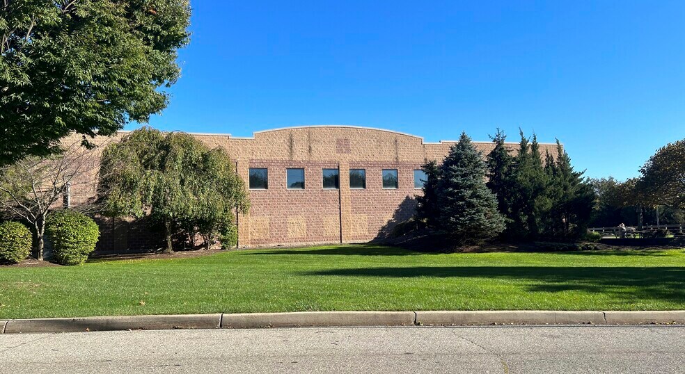 10 Culnen Dr, Branchburg, NJ à louer - Photo de l’immeuble – Image 2 sur 10