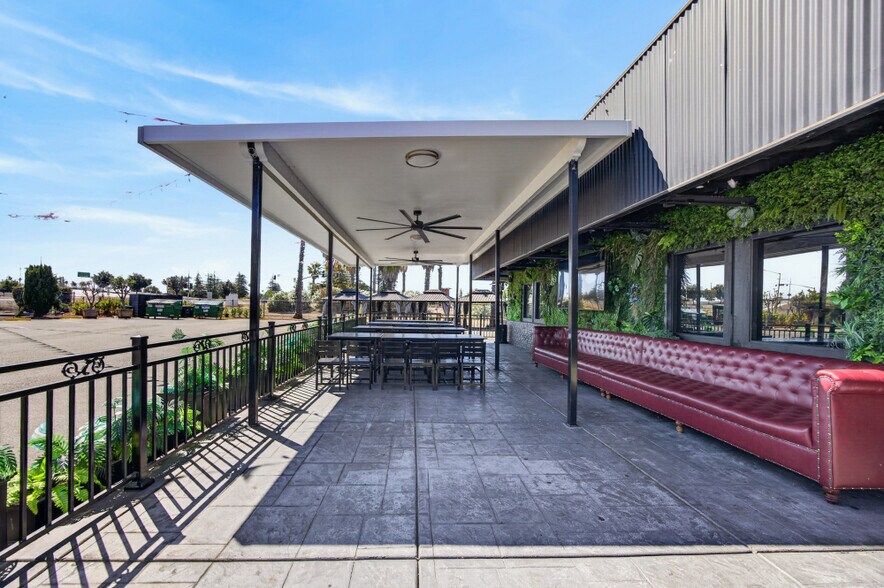 7121 Governors Cir, Sacramento, CA à vendre - Photo de l’immeuble – Image 3 sur 29