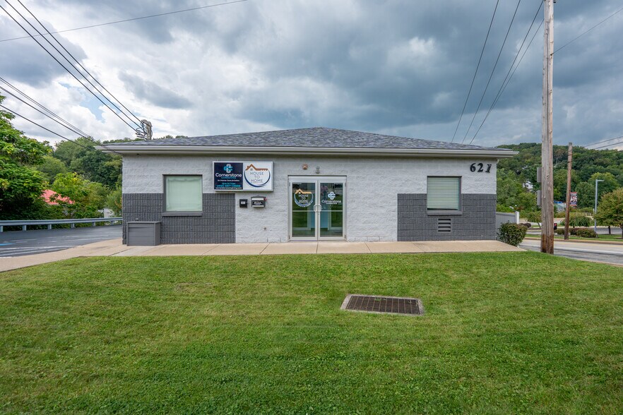 621 N 4th St, Jeannette, PA à vendre - Photo de l’immeuble – Image 3 sur 48