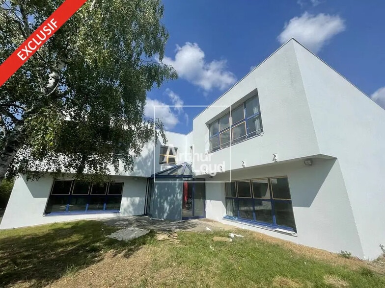 Bureau dans Vaux-le-Pénil à vendre - Photo de l’immeuble – Image 3 sur 3