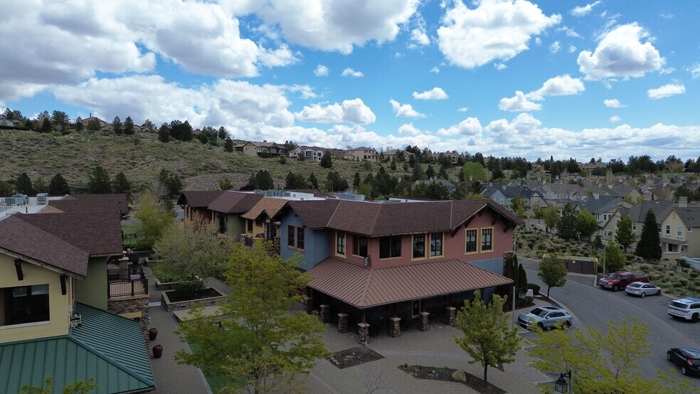 7655 Town Square Way, Reno, NV à louer - Photo de l’immeuble – Image 2 sur 11