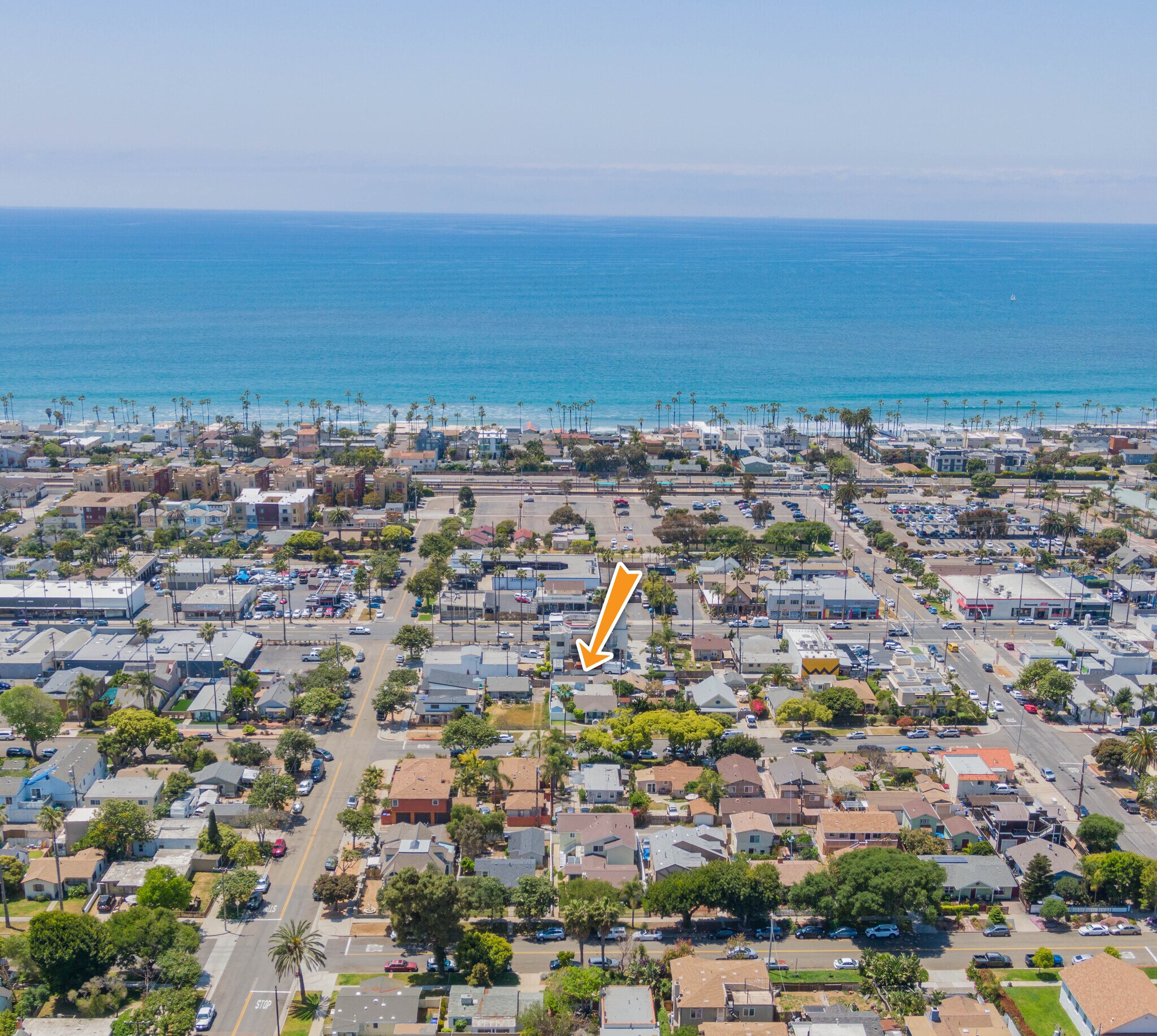 321 S Freeman St, Oceanside, CA à vendre Photo de l’immeuble– Image 1 sur 44