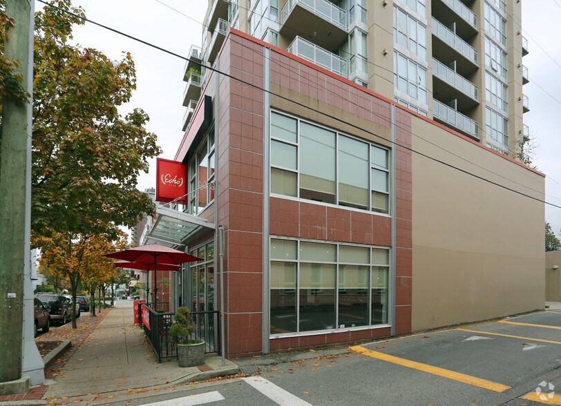 1400-1434 Lonsdale Ave, North Vancouver, BC à louer - Photo de l’immeuble – Image 2 sur 14