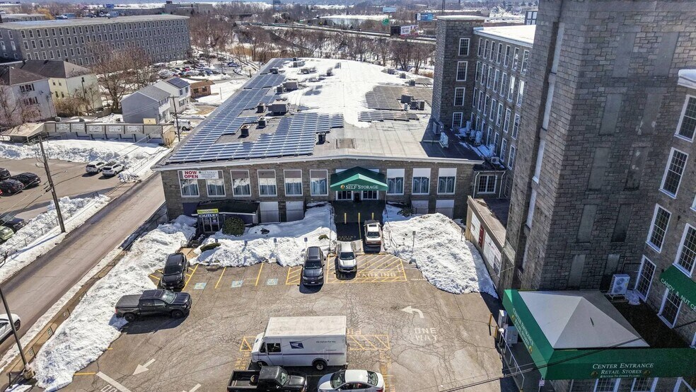 657 Quarry St, Fall River, MA à vendre - Photo principale – Image 1 sur 5