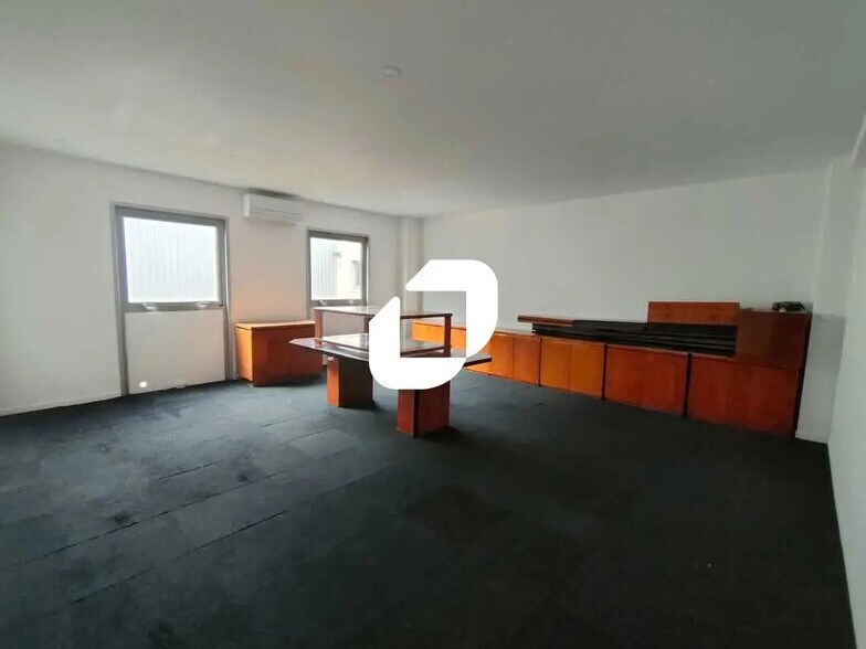 Bureau dans Bezons à louer - Photo de l’immeuble – Image 1 sur 10