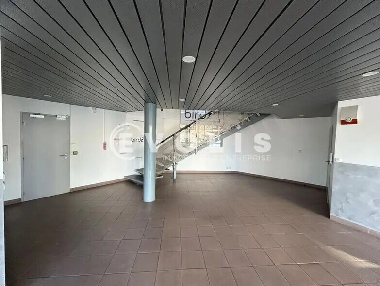 Bureau dans Gradignan à vendre - Hall d’entrée – Image 2 sur 15