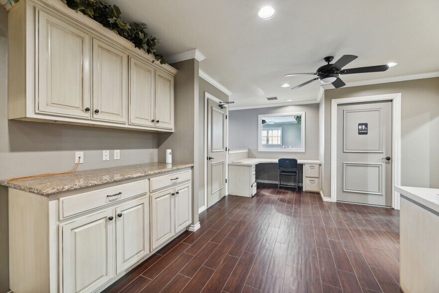 300 NW 104th St, Oklahoma City, OK à vendre - Photo intérieure – Image 3 sur 6