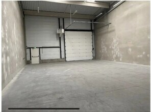 Local d’activités dans Saint-Quentin-Fallavier à louer Photo intérieure– Image 1 sur 8