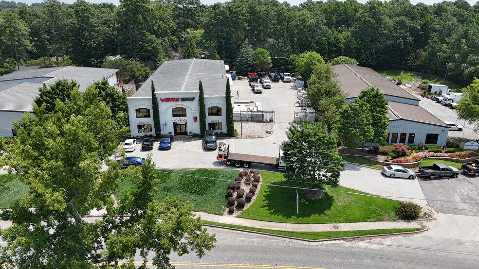 2830 Simpson Cir, Norcross, GA à vendre - Photo de l’immeuble – Image 2 sur 13