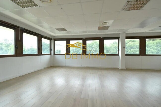 Plus de détails pour Bureau à louer