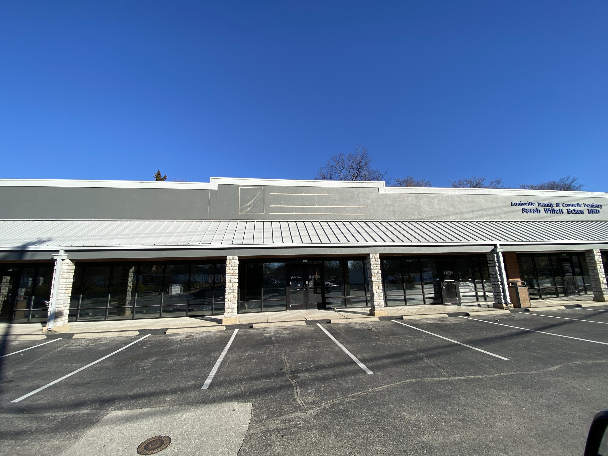 3501 Poplar Level Rd, Louisville, KY à louer Photo de l’immeuble– Image 1 sur 4