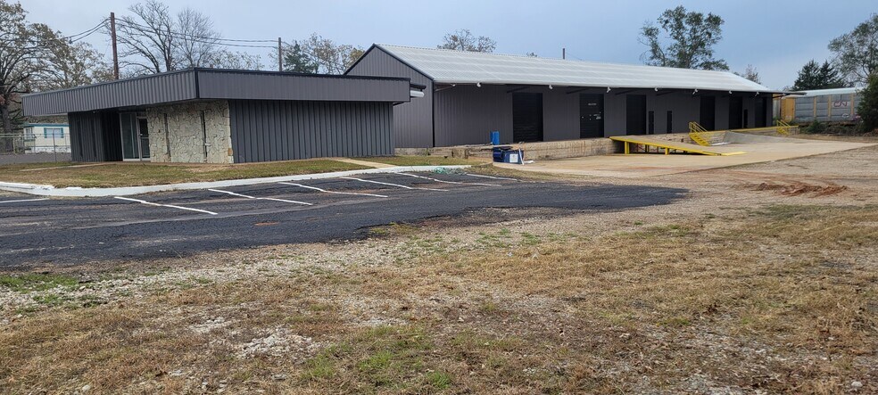 2820 E Marshall Ave, Longview, TX à louer - Photo de l’immeuble – Image 3 sur 21