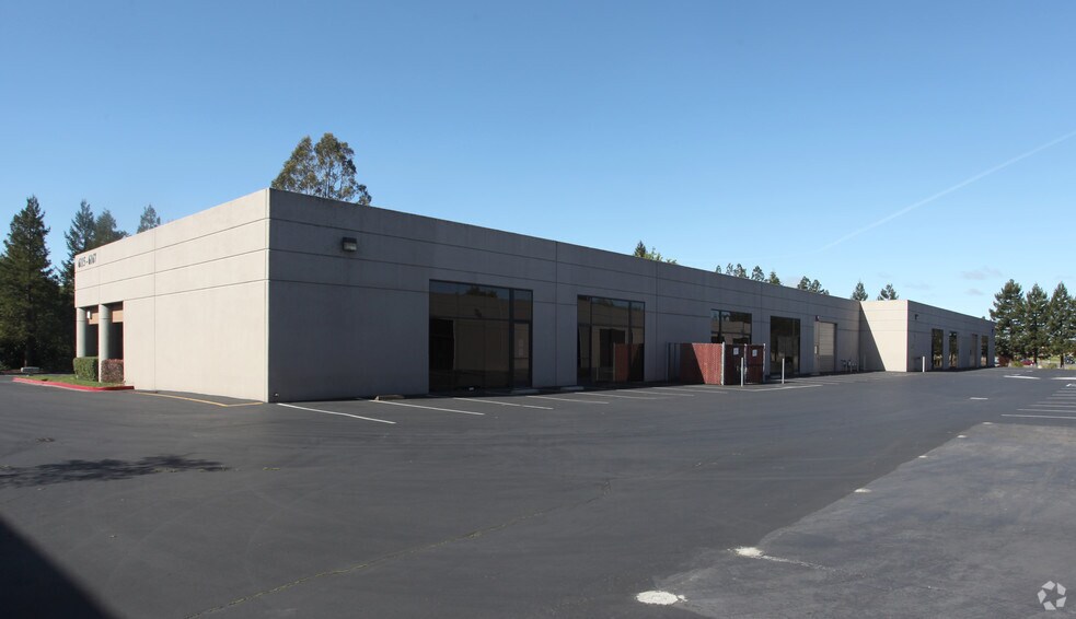 6145-6167 State Farm Dr, Rohnert Park, CA à louer - Photo de l’immeuble – Image 3 sur 9