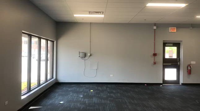 5020 W 95th St, Oak Lawn, IL à louer - Vidéo sur l’annonce professionnelle – Image 2 sur 12