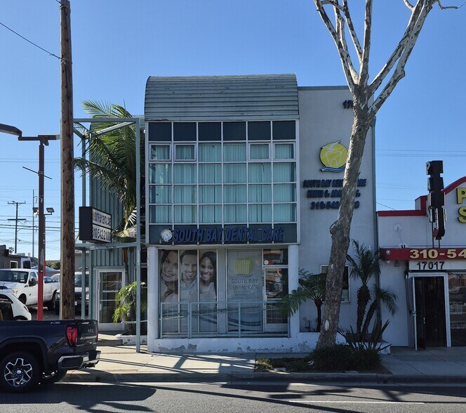 17023 Hawthorne Blvd, Lawndale, CA à vendre - Photo de l’immeuble – Image 1 sur 6