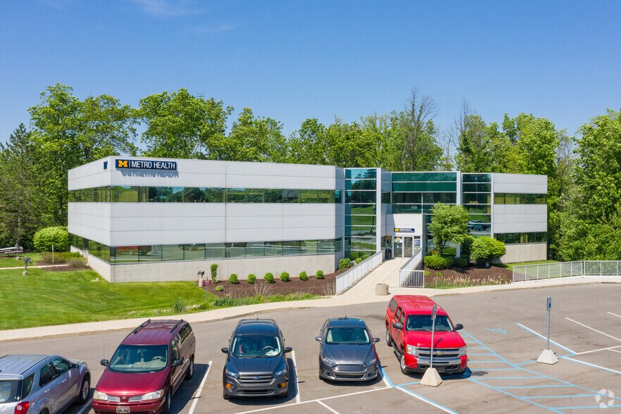 1787 Grand Ridge Ct NE, Grand Rapids, MI à louer - Photo principale – Image 1 sur 7