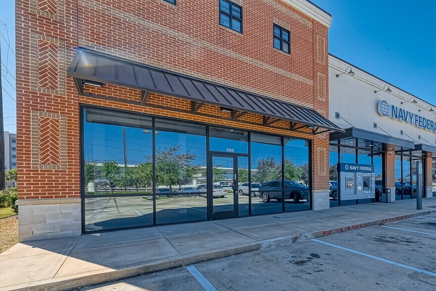 310 Highway 6, Sugar Land, TX à louer - Photo de l’immeuble – Image 3 sur 33