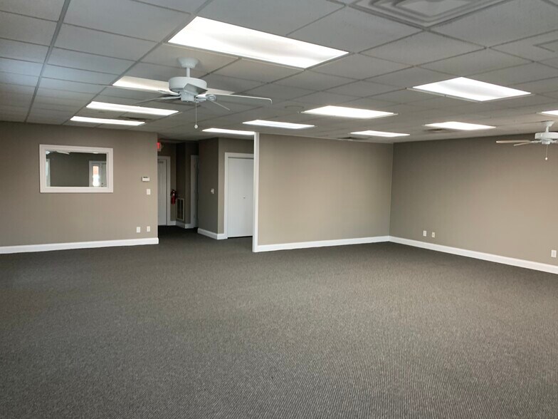 68 N High St, New Albany, OH à louer - Photo de l’immeuble – Image 2 sur 7