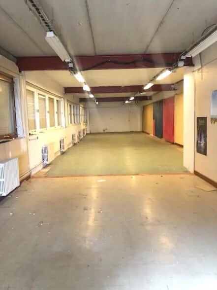 Bureau dans Les Clayes-sous-Bois à louer - Photo de l’immeuble – Image 3 sur 5