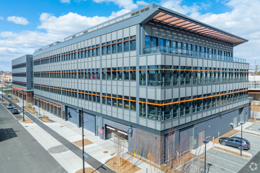 100 Chestnut St, Somerville, MA à louer - Photo de l’immeuble – Image 3 sur 23