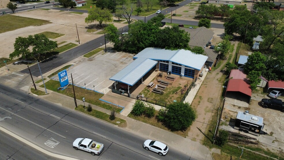 101 S Texas Ave, Bryan, TX à vendre - Photo principale – Image 1 sur 8