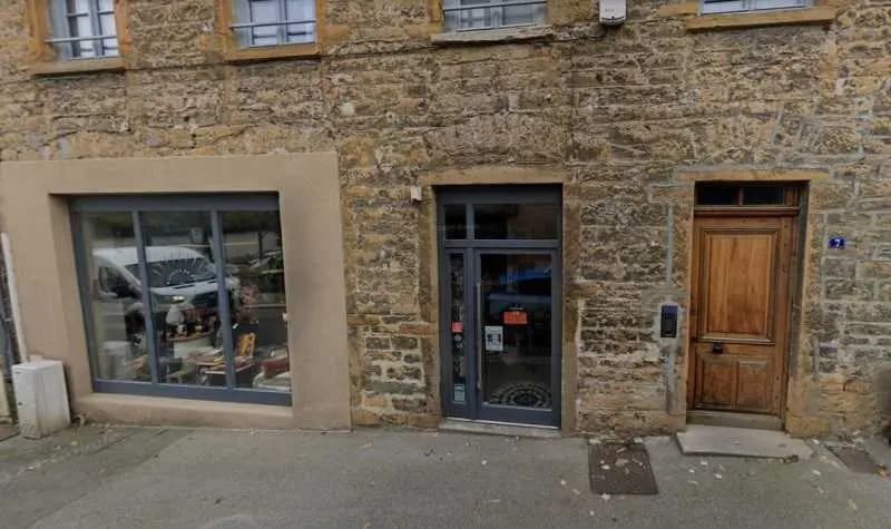 Local commercial dans COLLONGES-AU-MONT-D'OR à vendre - Photo de l’immeuble – Image 1 sur 6