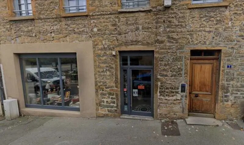 Local commercial dans COLLONGES-AU-MONT-D'OR à vendre Photo de l’immeuble– Image 1 sur 7