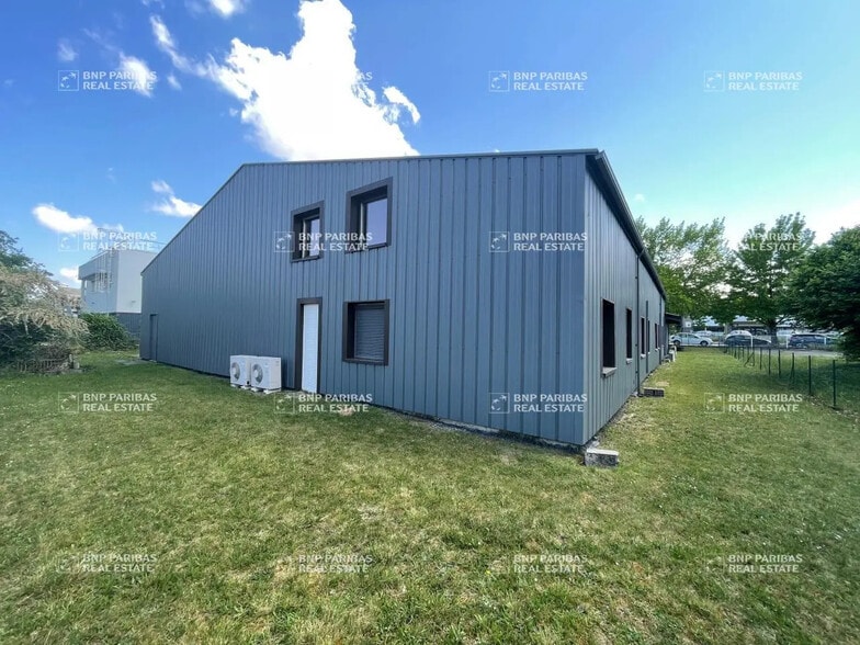 Local d’activités dans Gradignan à louer - Photo de l’immeuble – Image 3 sur 21